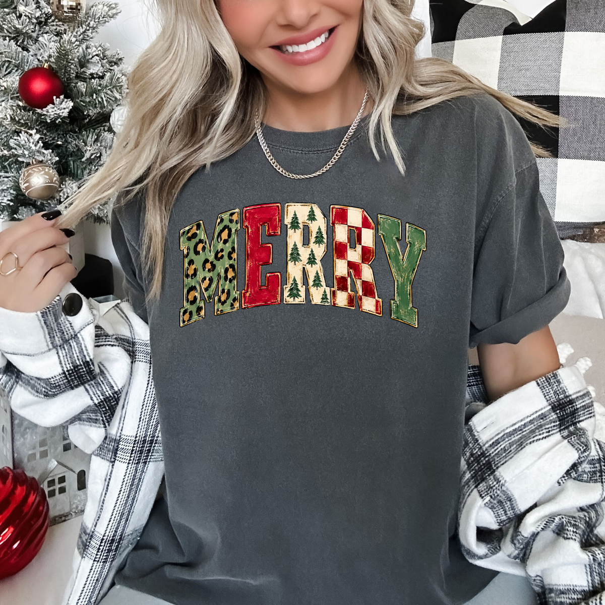 Vintage Merry - Graphic Apparel